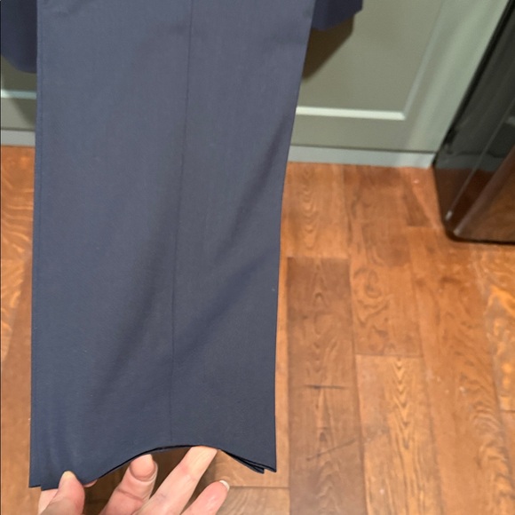 NEW Theory pantsuit purchased in Paris - Picture 11 of 11